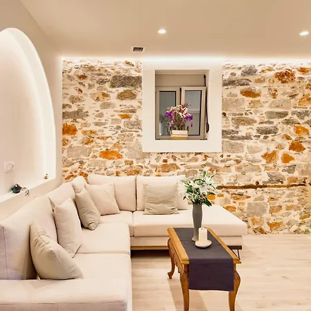 Kefi House * 斯基亚索斯镇